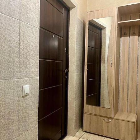Studio Apartment Metro Pechersk 키예프 외부 사진