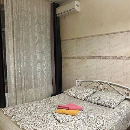 Studio Apartment Metro Pechersk 키예프 외부 사진
