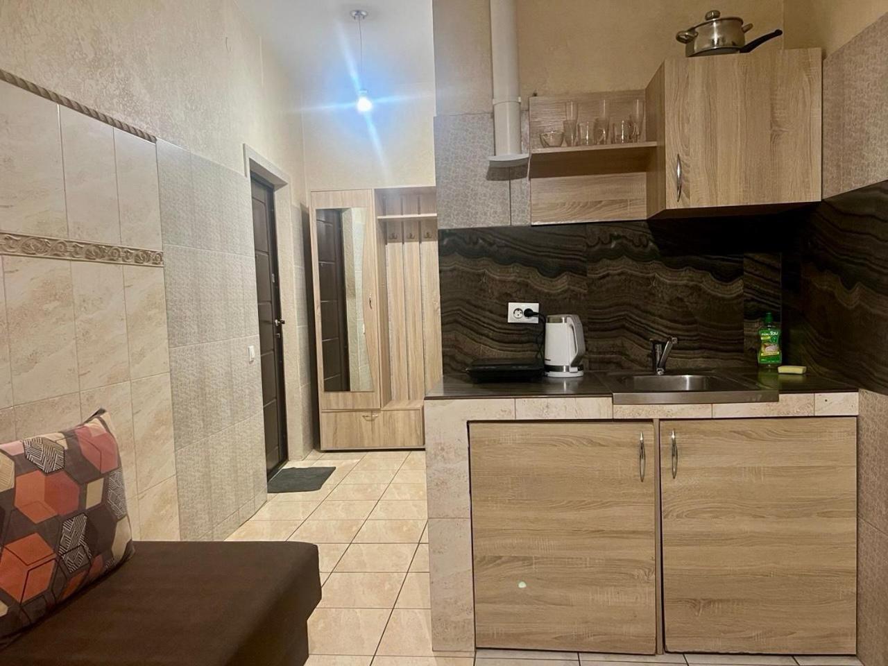 Studio Apartment Metro Pechersk 키예프 외부 사진